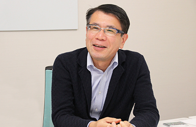 井手氏